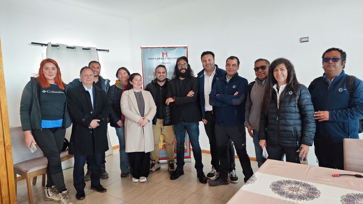/marcelo-lagos-realizo-seminario-sobre-prevencion-de-desastres-en-caldera