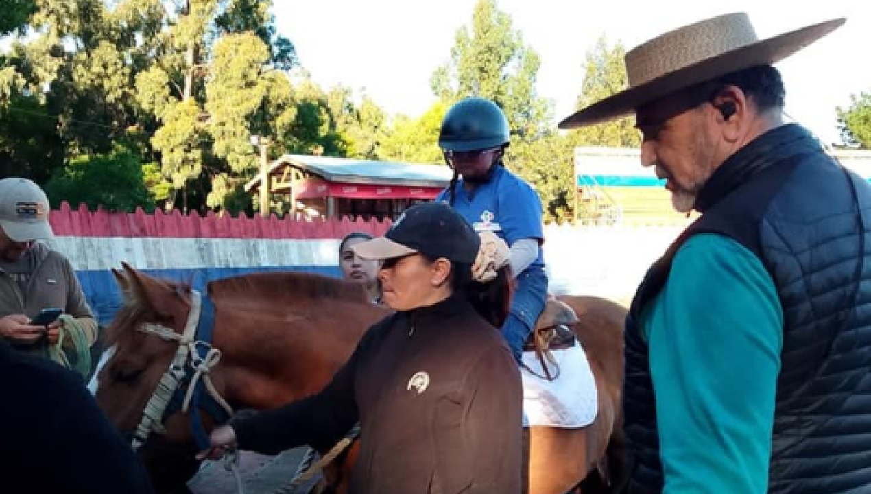 /equinoterapia-2025-en-alianza-con-red-teapoyo-y-club-de-rodeo