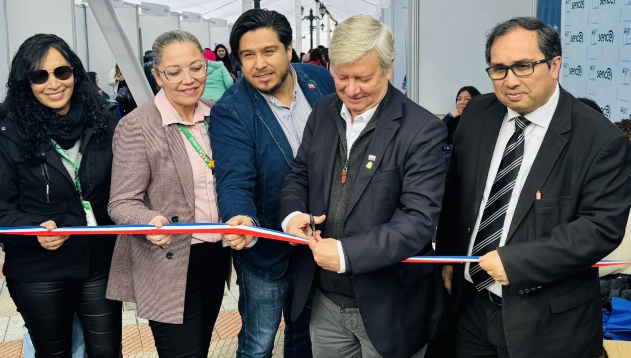 /feria-laboral-en-curico-ofrecio-mas-de-10-mil-empleos
