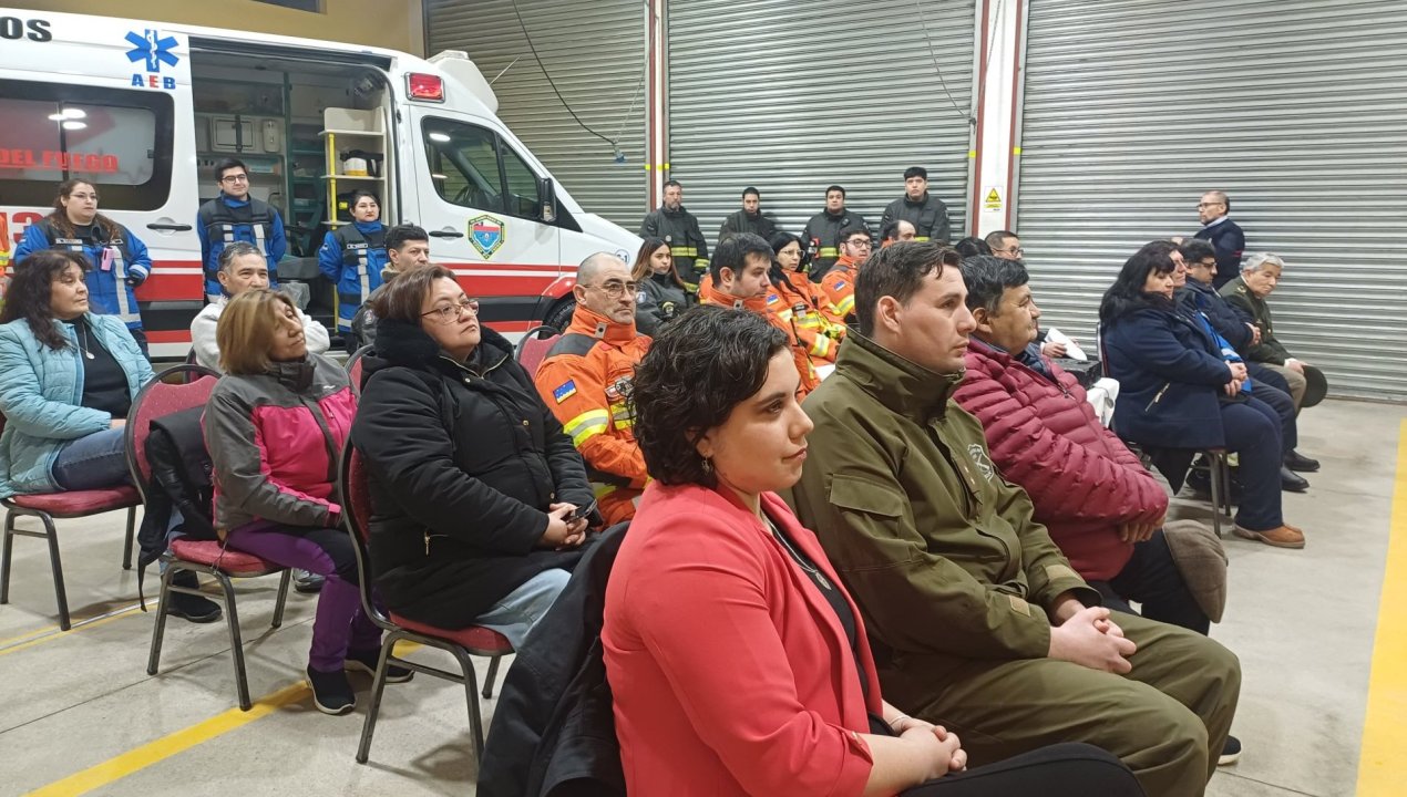 /delegacion-presidencial-entrega-vehiculo-para-emergencias-a-bomberos-de