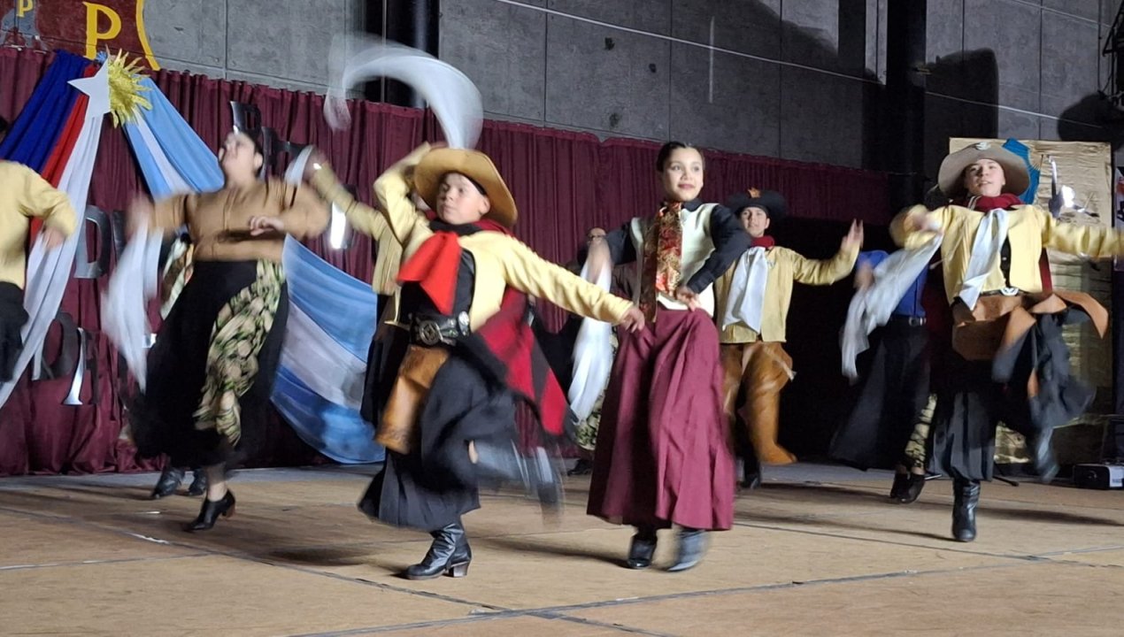 /nueva-version-del-encuentro-patagonico-de-danzas-en-porvenir-reune-talentos