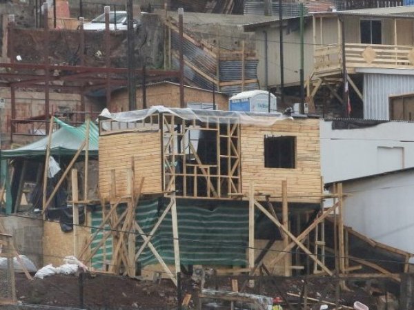 Incendios en Valparaíso: Más de mil viviendas de emergencia fueron rechazadas por familias