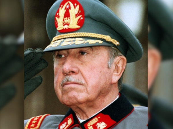 Hijos de Pinochet se pelean la herencia