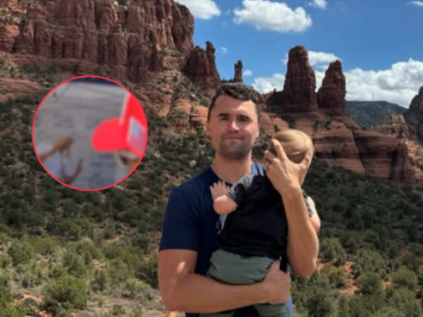 Imágenes muestran el momento en que Charlie Kirk es alcanzado por un disparo en Utah