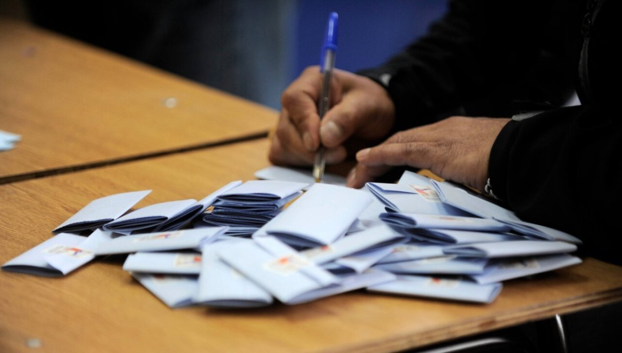 /actualidad/que-pasa-si-no-voy-a-cumplir-mi-rol-como-vocal-de-mesa-esto-dice-la-ley