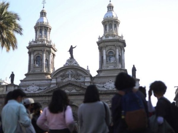 Iglesia pide votar y pone foco en migración y dignidad humana