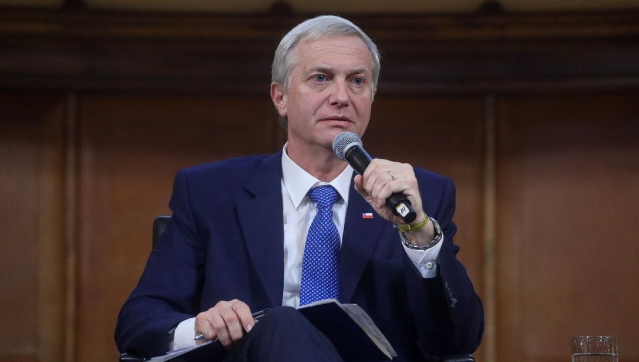 /actualidad/candidato-jose-antonio-kast-aclara-polemica-por-uso-de-celular-en-debate