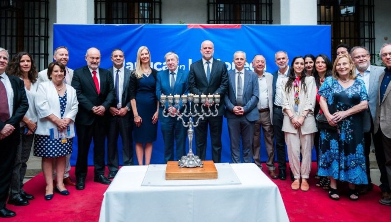 /actualidad/politica/comunidad-judia-de-chile-celebro-la-festividad-de-januca-en-el-palacio-de