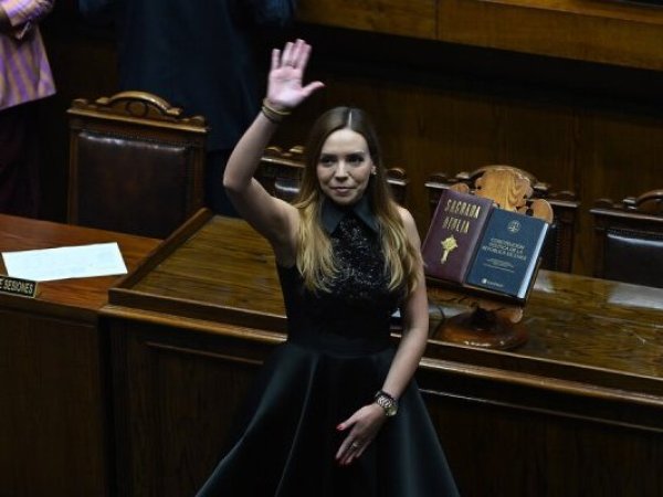 La PDI y la Fiscalía ingresaron al Senado por una investigación contra la senadora Camila Flores por presunto fraude al fisco
