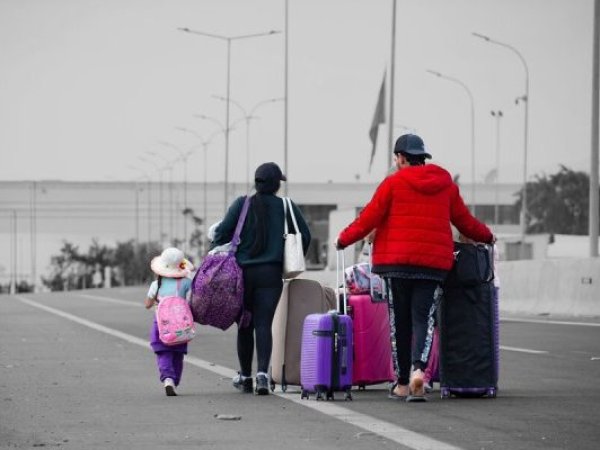 Gobierno impulsa medida para identificar y expulsar migrantes irregulares desde servicios públicos