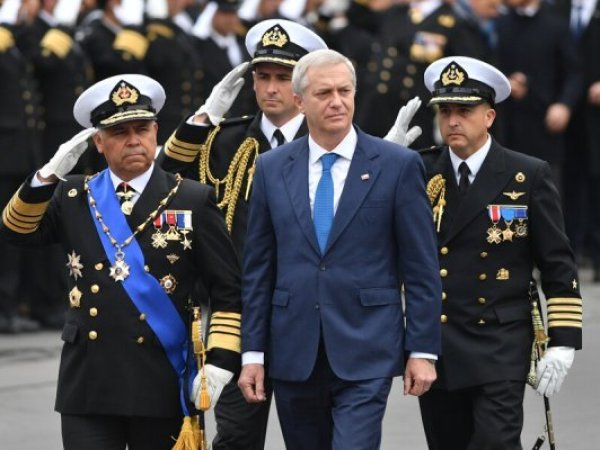 Cadem: Aprobación del presidente José Antonio Kast sube al 41% y ciudadanía endurece postura contra la discriminación.