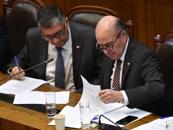 Gobierno defiende rebaja presupuestaria en Salud y recibe críticas desde la oposición