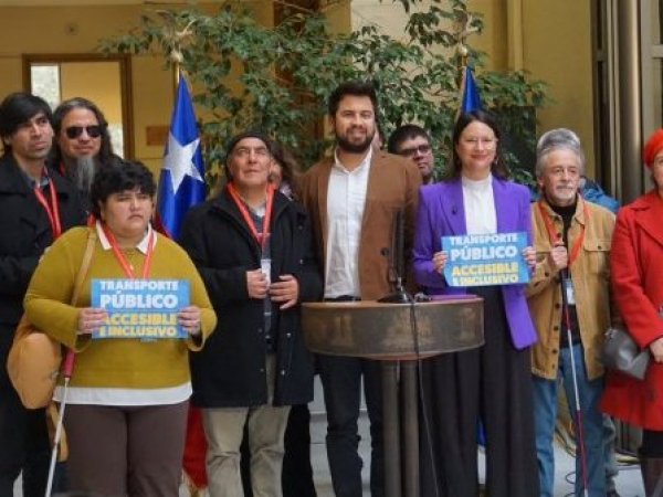 Señalización acústica en el transporte público: Proyecto busca entregar autonomía de personas con discapacidad visual