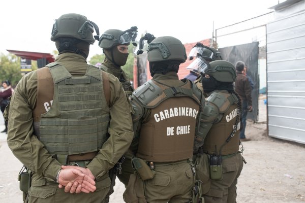 Investigan irregular procedimiento policial contra dos estudiantes de Quellón