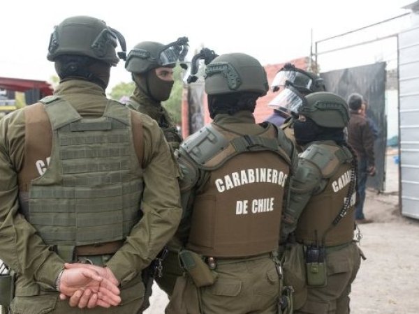 Investigan irregular procedimiento policial contra dos estudiantes de Quellón