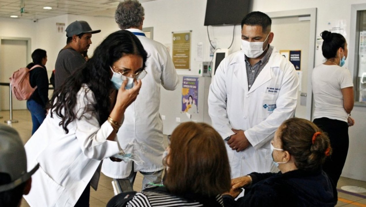 /salud-supervisa-uso-de-mascarilla-en-servicio-de-urgencia